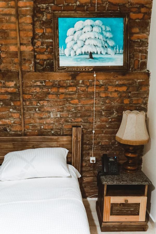Hotel Verdzi Kutaiszi Kültér fotó